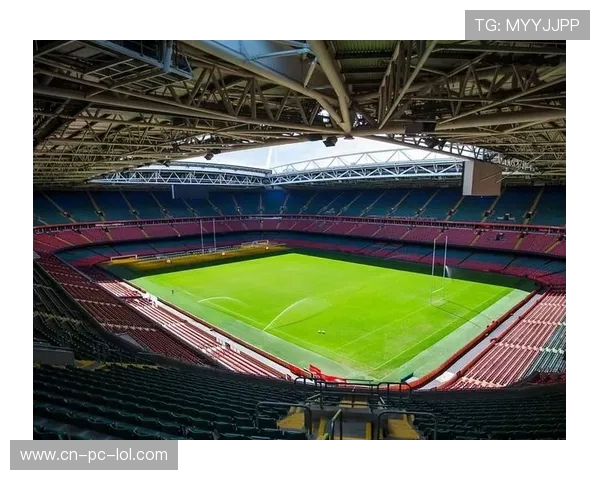 足球传奇风采尽显球场之上四开纸高清壁纸精选